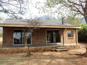 2 Bed House in Kampersrus AH