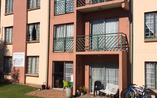3 Bedroom Apartment in Verwoerdpark