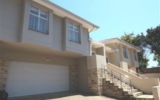 2 Bedroom House in Bonza Bay