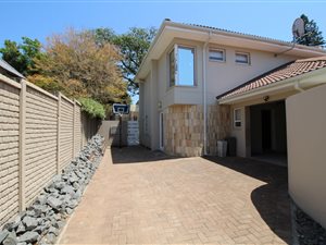 2 Bedroom House in Bonza Bay