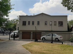 350 m² Commercial space in Blairgowrie
