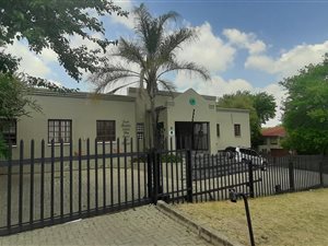 350 m² Commercial space in Blairgowrie