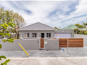 3 Bed House in Claremont