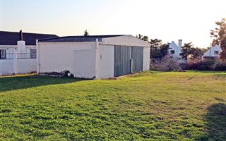 870 m² Land available in Bredasdorp