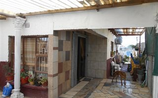 4 Bedroom House in Kwanonqaba