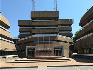 1980 m² Commercial space in Eastgate