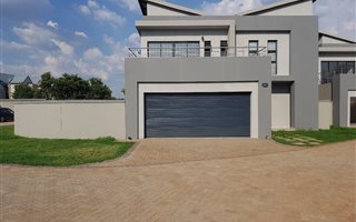 3 Bedroom Townhouse in Glen Lauriston