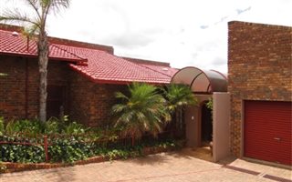 2345 m² Farm in Highveld Park