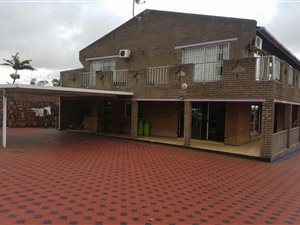 6 Bed House in Isipingo Rail