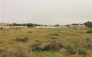 948 m² Land available in Darling
