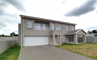 3 Bedroom House in Blue Hills