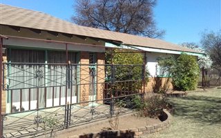 2.4 ha Farm with House in Mantevrede