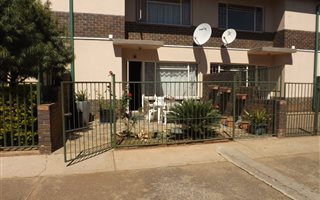 2 Bedroom Duplex in LesMarais
