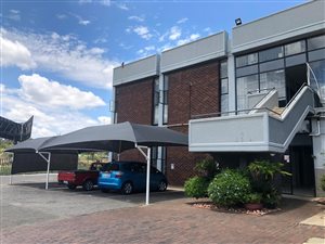 99 m² Commercial space in Senderwood