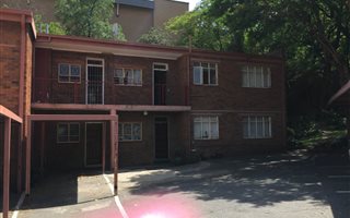3 Bedroom Apartment in Halfway House