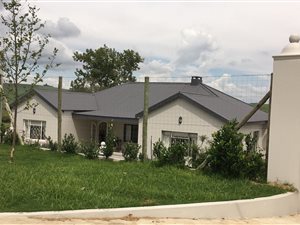 2000 m² Smallholding in Mooi River