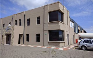 8872 m² Industrial space in Highbury
