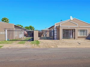 4 Bed House in Krugersdorp West
