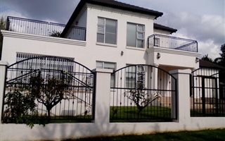 4 Bedroom House in Mooikloof Gardens