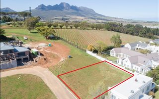 594 m² Land available in Paradyskloof