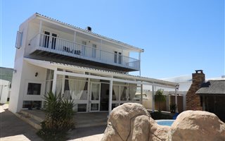 3 Bedroom House in Melkbosstrand