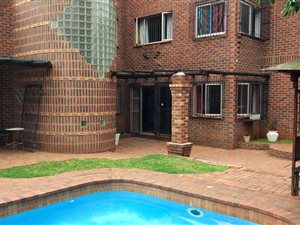 5 Bed House in Sparks