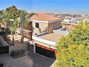 3 Bed House in Halfway Gardens
