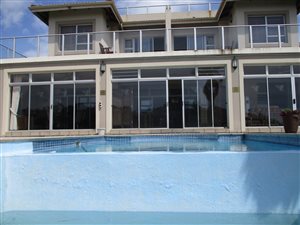8 Bed, Bed and Breakfast in Southbroom