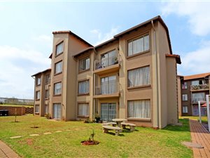 2 Bed Apartment in Westdene