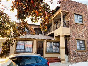 12 Bed House in Jiyana