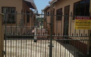 4 Bedroom House in Risecliff