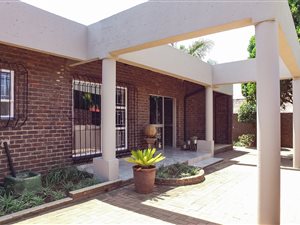 5 Bed House in Sunward Park