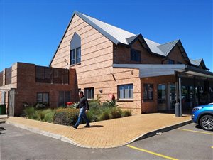 30 m² Commercial space in Waterfall