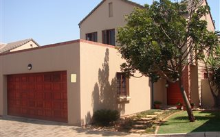 3 Bedroom Duplex in Boardwalk