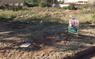 2676 m² Land available in Diamant Park