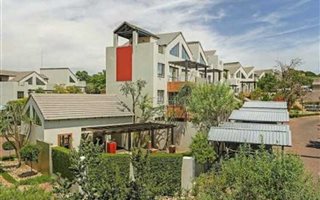 2 Bedroom Apartment in Pineslopes