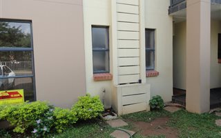 3 Bedroom Flat in Geelhoutpark