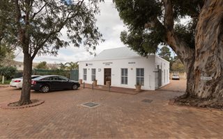 250 m² Office Space in Somerset West Central