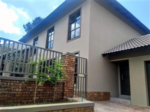 4 Bed Cluster in Waterkloof Ridge