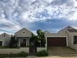 3 Bed House in Kelderhof Country Village