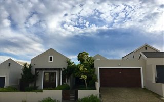 3 Bedroom House in Kelderhof Country Village