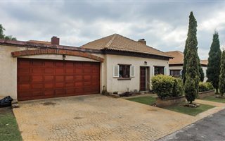 2 Bedroom Townhouse in Highveld Park