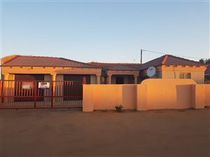 4 Bed House in Lethlabile