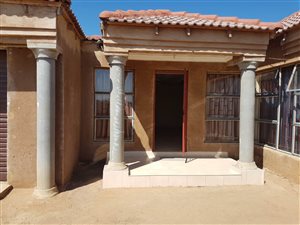 4 Bed House in Lethlabile