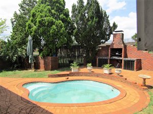3 Bed Townhouse in Hayfields