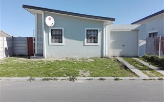 2 Bedroom House in Macassar