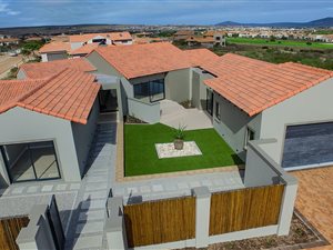 4 Bed House in Langebaan Country Estate