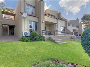 3 Bed Apartment in Constantia Kloof