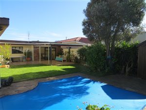 3 Bed House in Fairways