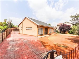 4 Bed House in Golf Park